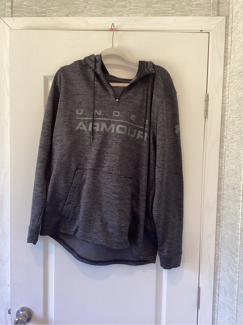 Under Armour Men's Charcoal Half-Zip Hoodie 2XL EUC